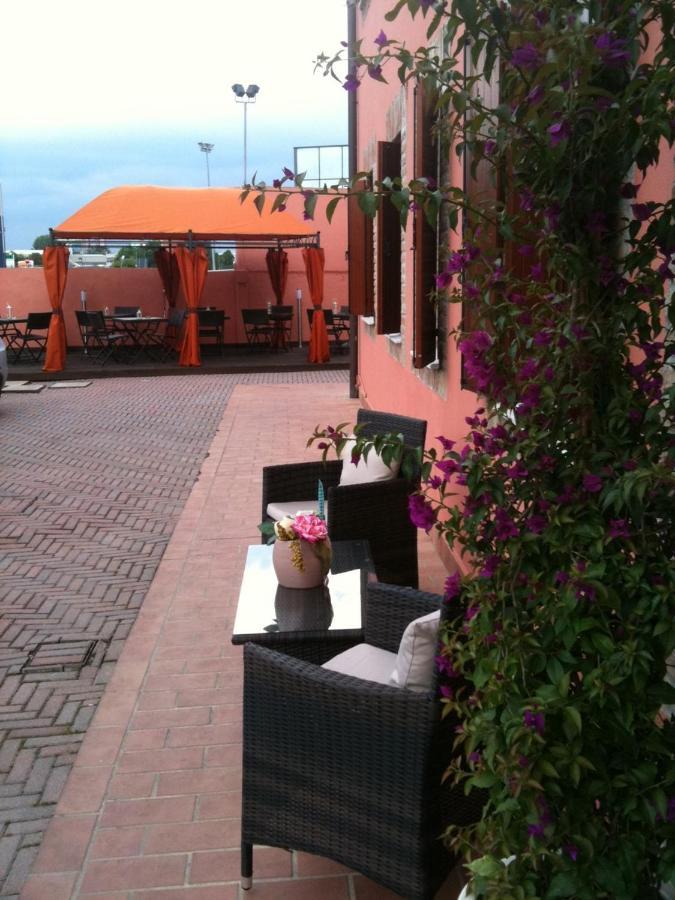 Hotel Le Corti Pitstop Ferrara Eksteriør billede